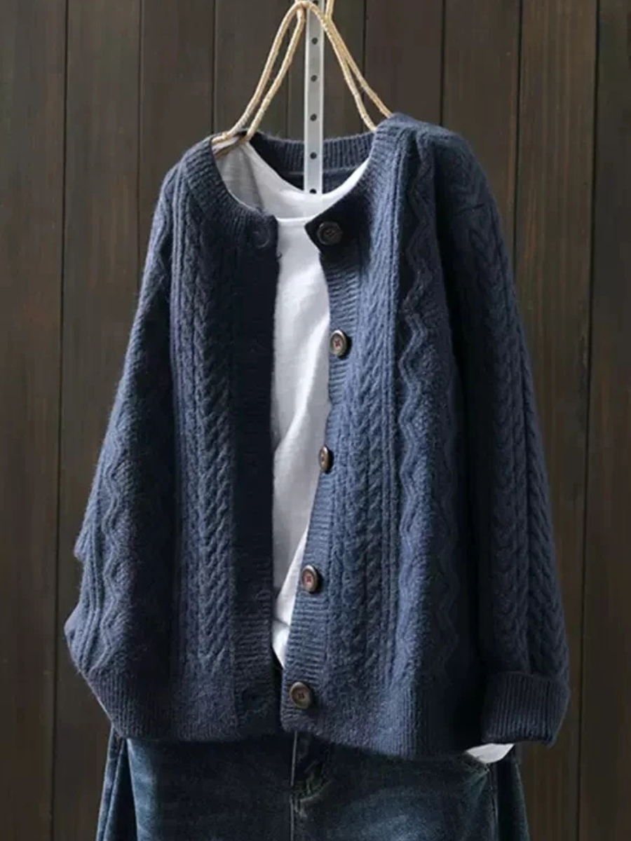 THE LORENZA | STRICKJACKE MIT KABELMUSTER