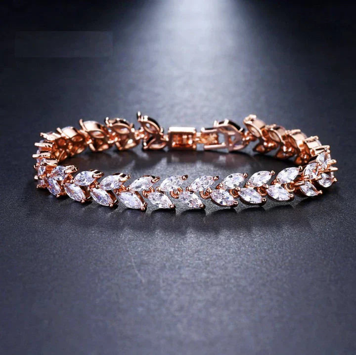 Goldenes Nemorina Foliora Armband