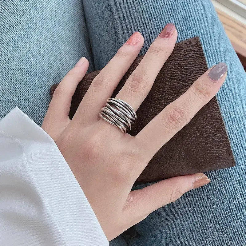 Verstellbarer Ring mit Silberschicht