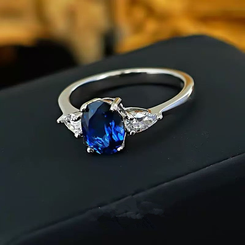 Goldener Marin Thorneau Ring