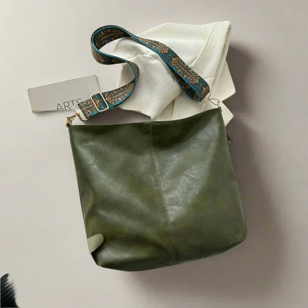 Chelseys zeitloser Charme | Leder-Schultertasche