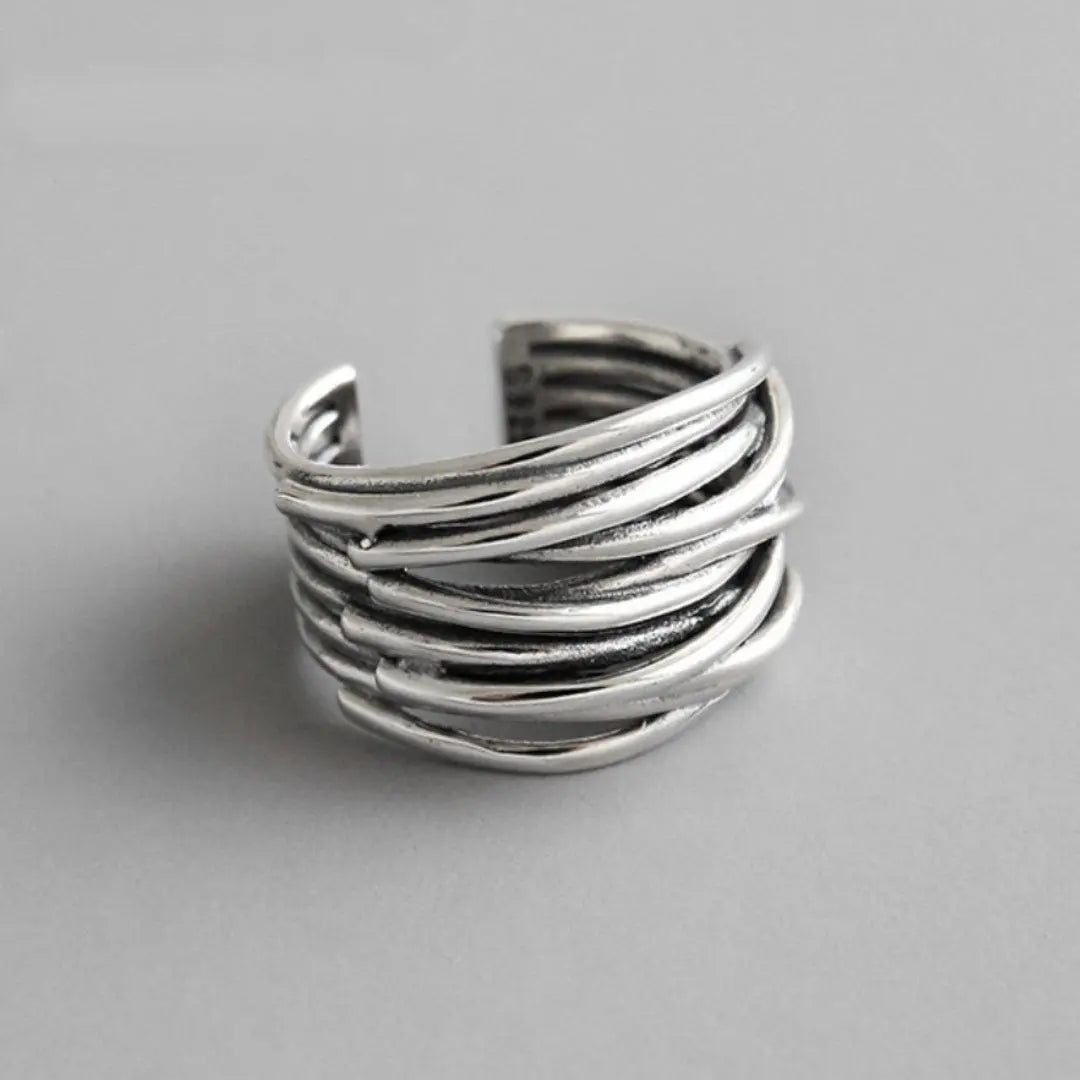 Verstellbarer Ring mit Silberschicht