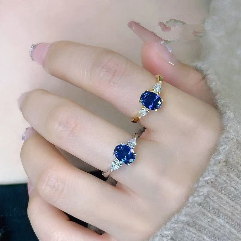 Goldener Marin Thorneau Ring