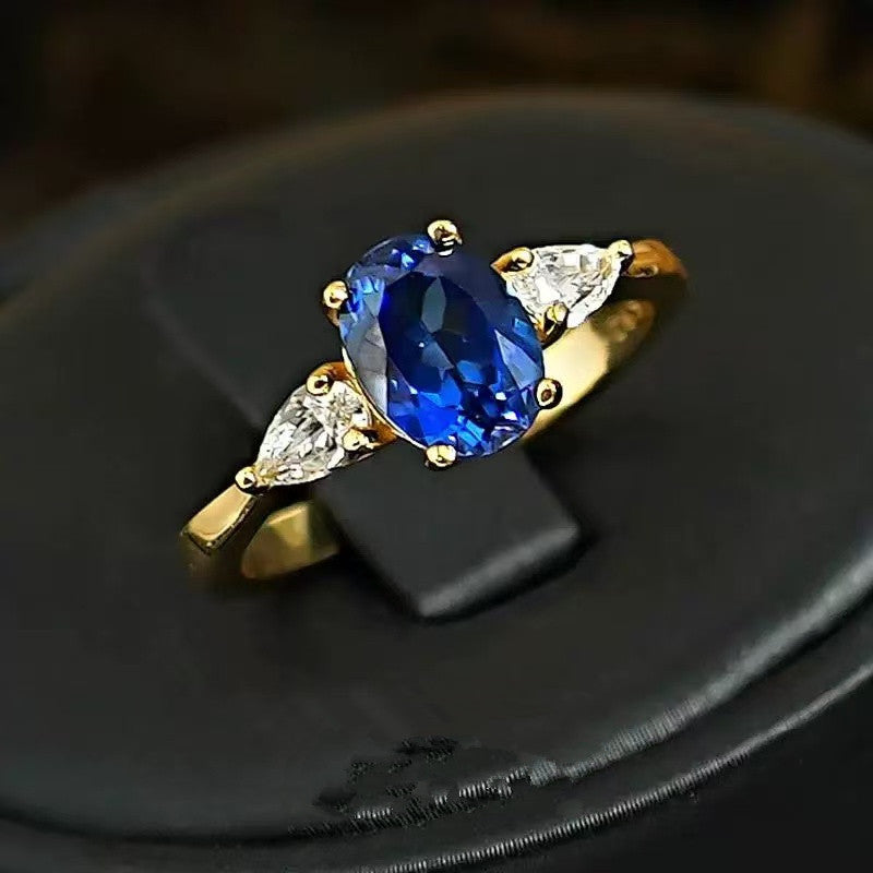 Goldener Marin Thorneau Ring