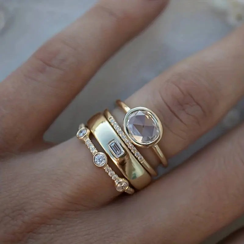 Ring Satz aus Retro Goldene und Zirkonia