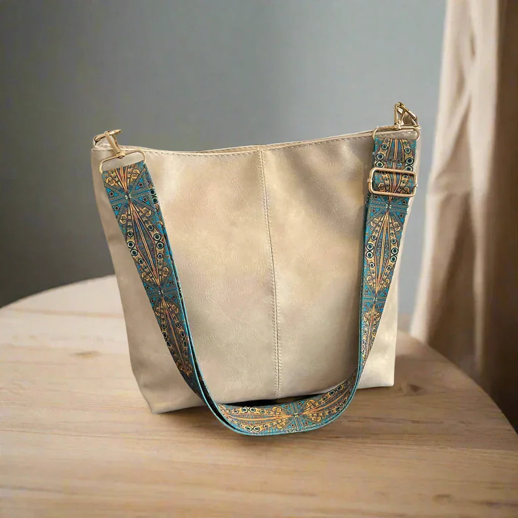 Chelseys zeitloser Charme | Leder-Schultertasche